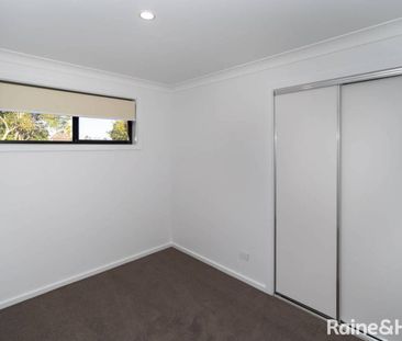 MODERN 2-BEDROOM UNIT - Photo 4