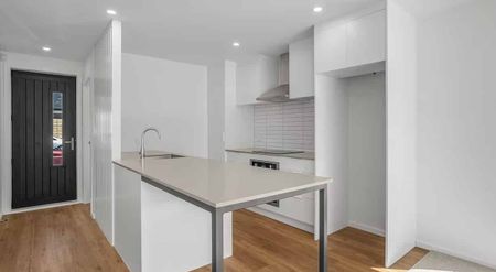 Near new 2 bedroom townhouse in a great Wainuiomata location - Photo 2