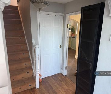 3 bedroom semi-detached house to rent - Photo 4