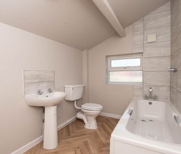 2 bedroom House to rent - Photo 4