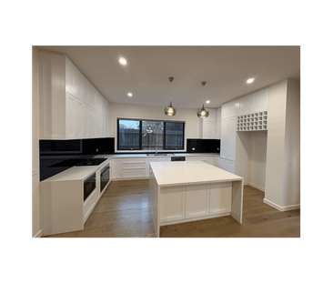 Modern 4-Bedroom Family Home in Doncaster East - Photo 6