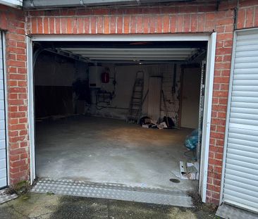 RUIME STADSWONING MET 3 SLAAPKAMERS EN GARAGE IN CENTRUM VAN IEPER - Foto 2