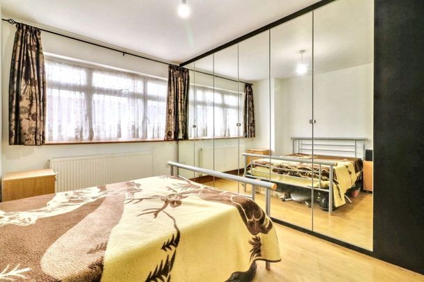 Loretto Gardens, Harrow, HA3 - Photo 1