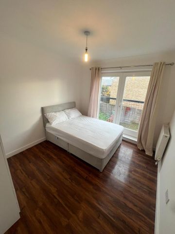 1 bedroom in a house share to rent - Photo 5