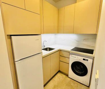 Apartamento de alquiler en Calle Gran Vía de Colón, Centro - Sagrario - Foto 3