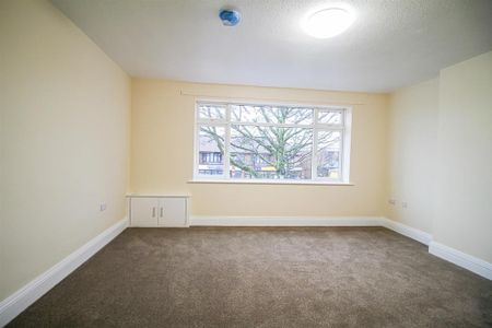 2 bedroom maisonette to rent - Photo 2