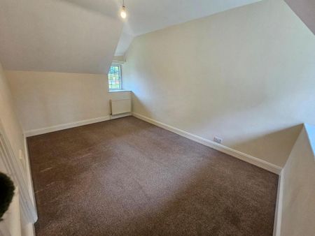 3 bedroom semi-detached house to rent - Photo 2