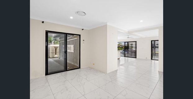 Spectacular North facing waterfront home - Photo 1