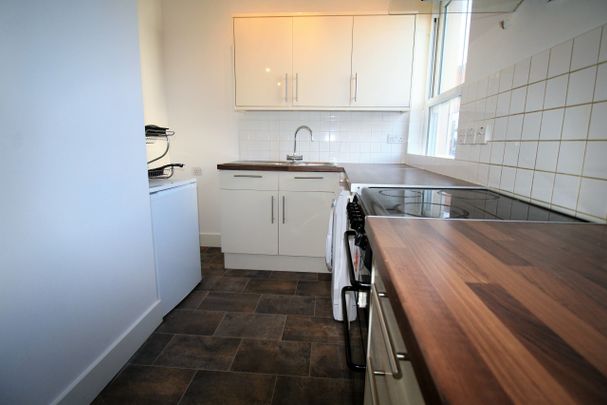 Union Terrace, Aldershot, GU11 - Photo 1