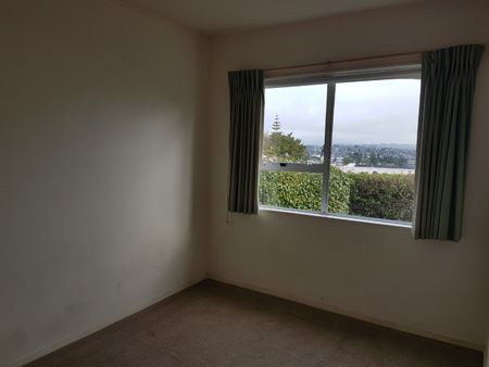 Comfortable home with nice outlook - Photo 5