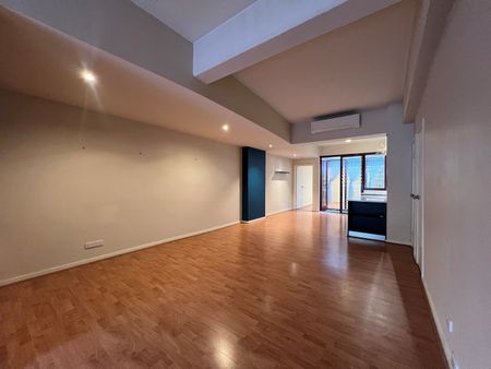 3/4 Westfield Street, Northcote VIC 3070 - Photo 2