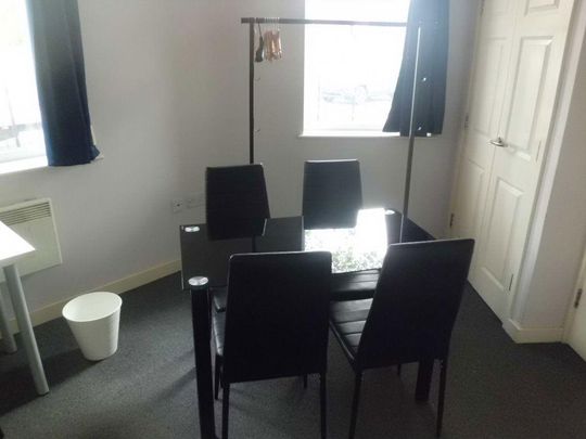 Studio to rent - Photo 1