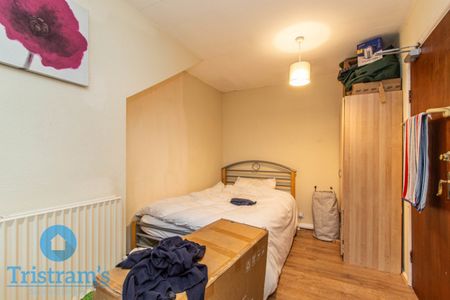 4 bed Mid Terraced House for Rent - Photo 4