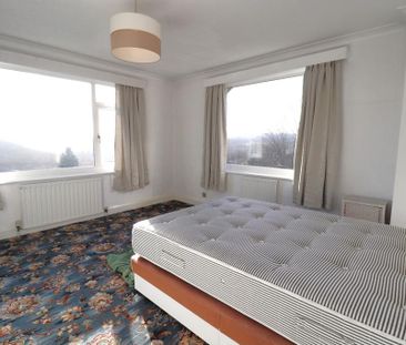 3 bedroom flat to rent - Photo 4