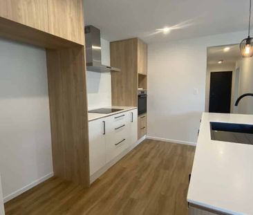 Belfast - 4 Bedroom - Photo 2