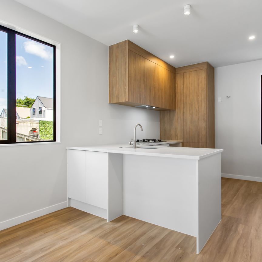 Modern Luxury - Unbeatable Location - Photo 1