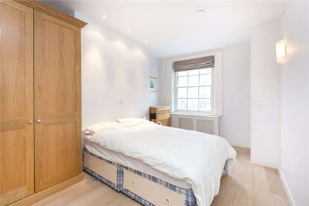 Bright two bedroom apartment in a period conversion - Photo 3
