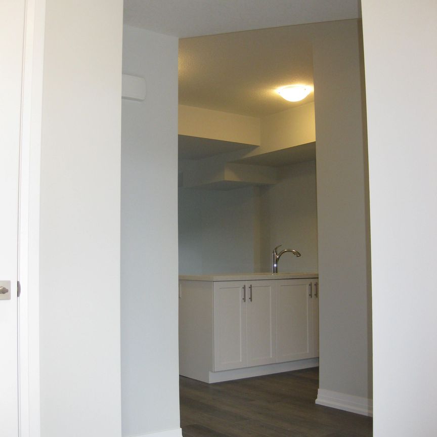 For Lease - 6705 CROPP Street Unit# 70, Niagara Falls, Ontario - Photo 1