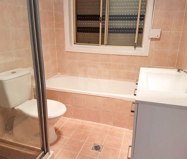 Stylish 3-Bedroom Townhouse in Hinchinbrook up for LEASE! - Photo 5