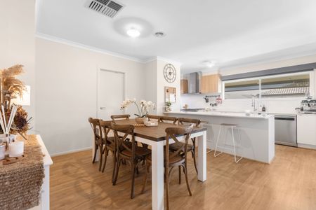 Stylish Family Living in Prime Wollert Location! - Photo 3