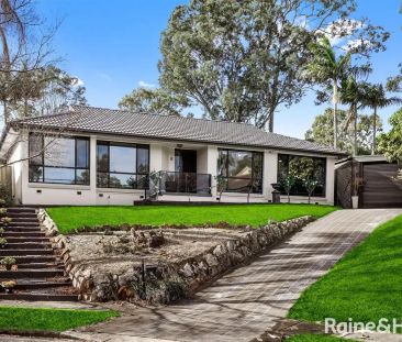 “Spacious Five-Bedroom Family Home with Pool in Peaceful Cul-de-Sac” - Photo 3