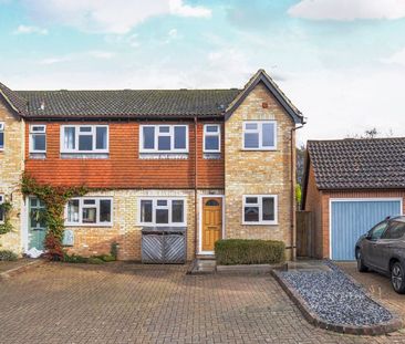 Pegasus Close, Haslemere, Surrey, GU27 - Photo 2