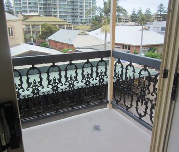 Furnished Apartment in the Heart of Glenelg&excl; - Photo 4