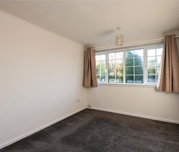 3 bedroom link detached house to rent - Photo 3