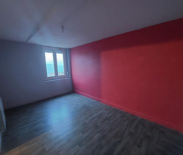 : Appartement 82.63 m² à ST JEAN BONNEFONDS - Photo 2