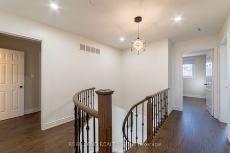 Detached Home For Lease | N8056216 - Photo 2