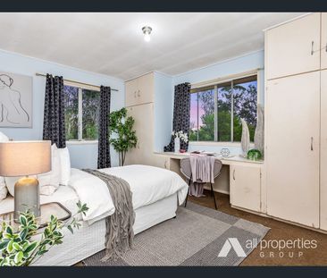 Spacious 3-Bedroom Home with Large Yard in a Convenient Goodna Loca... - Photo 4