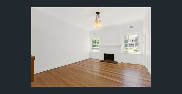 TWO BEDROOM APARTMENT IN PRIME LOCATION | FLARE REAL ESTATE - Photo 1