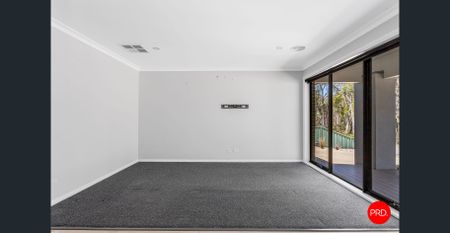 Modern Family Living in a Prime Kangaroo Flat Location - Photo 2