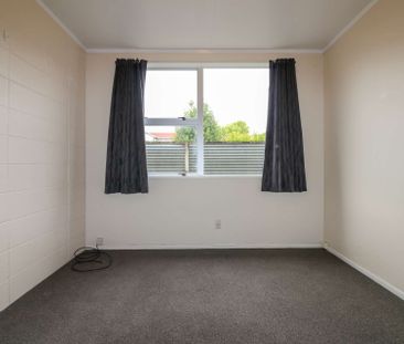 2 Bedroom Close To Town - Photo 2