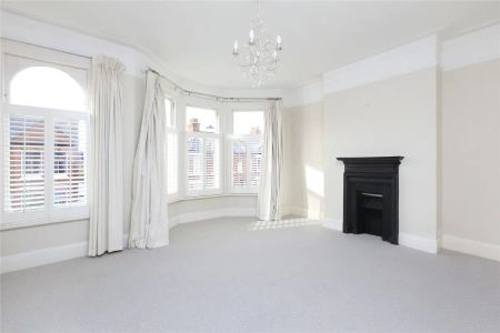 4 bedroom house in Balham - Photo 2