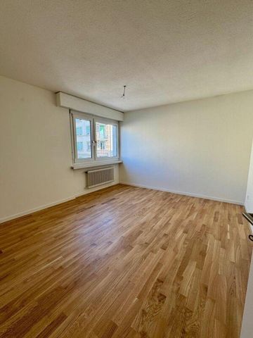 Luminous and modern 3.5-room apartment in the center for rent - Photo 2