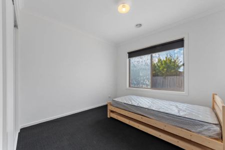 “Live in comfort and convenience Alamanda School Zone” - Photo 2