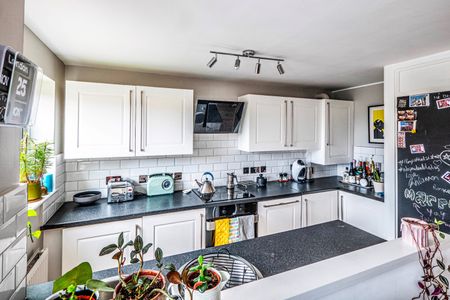 1 Bed Flat, Caroline Close, N10 - Photo 4