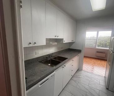 GRAND APPARTEMENT 4½ À LOUER – 5160, AV. - Photo 3