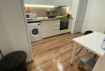 Plaça de Pep Ventura, Badalona, Catalonia 08912