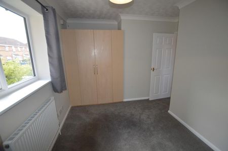 3 bedroom end of terrace house to rent - Photo 3