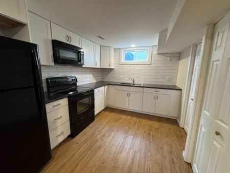 For Lease - 456 Speedvale ( Basement ) Avenue Unit# Basement, Guelph, Ontario - Photo 4