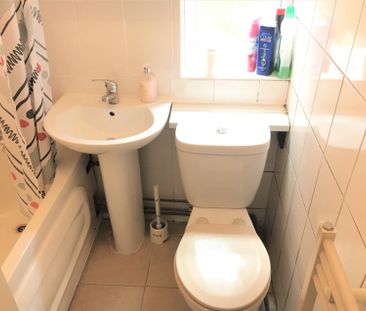 Walsgrave Road, Coventry - - Photo 5