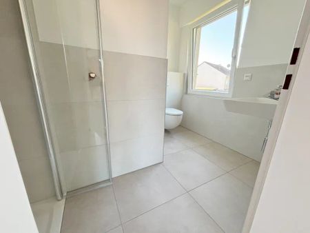 WIE NEU: 4-Zimmer-Wohnung mit Balkon in Paffrath in Gartenlage - Photo 3