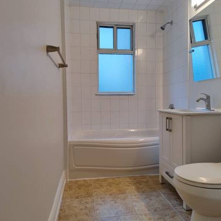 We have a beautiful 2-bedroom apartment - Photo 4