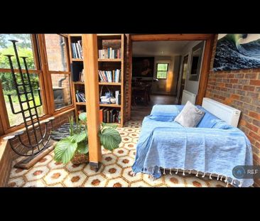 1 bedroom in a house share to rent - Photo 1
