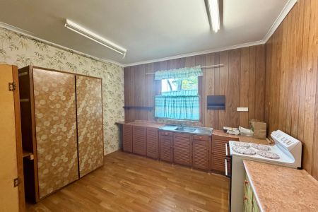 Spacious Family Home on Generous Corner Block - Photo 4