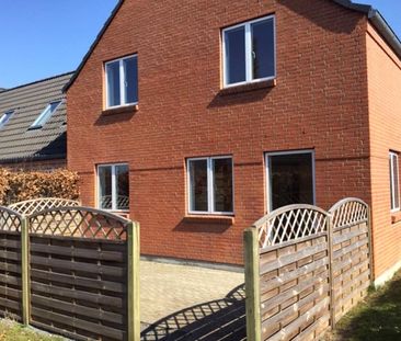 Dejligt 4-værelses rækkehus i Odense - Foto 1