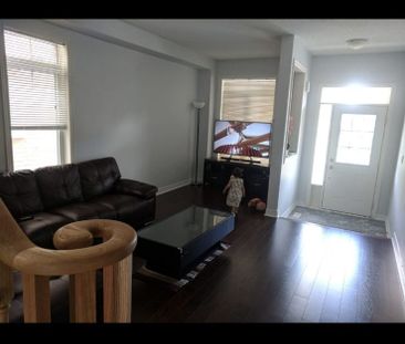 For Lease - 5 Exhibition Crescent, Brampton, Ontario - Photo 1