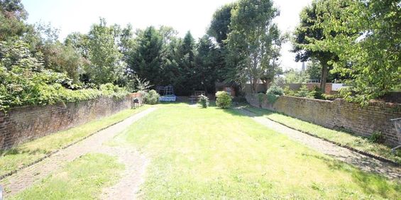 Madeley Road, London - Photo 3